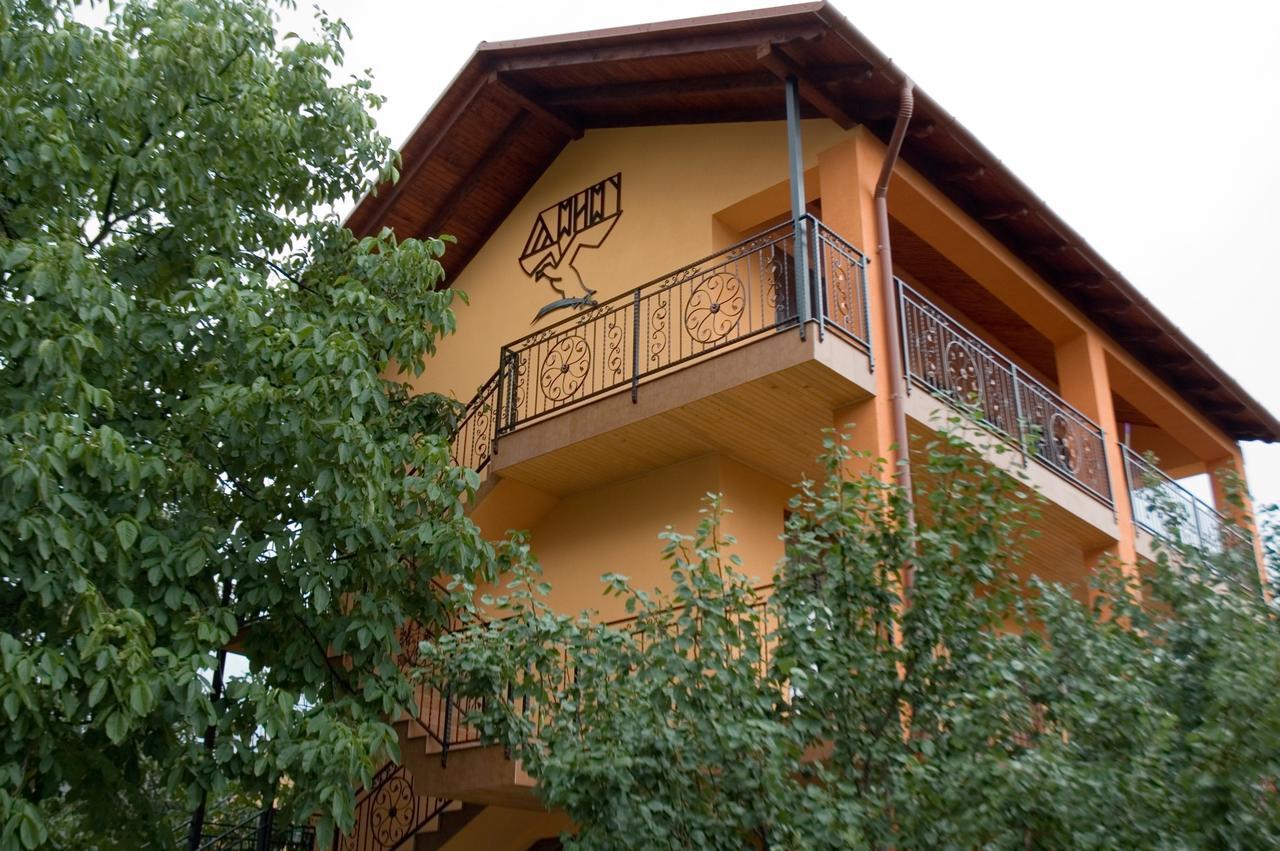 Turul Hotell Berehove  Exteriör bild
